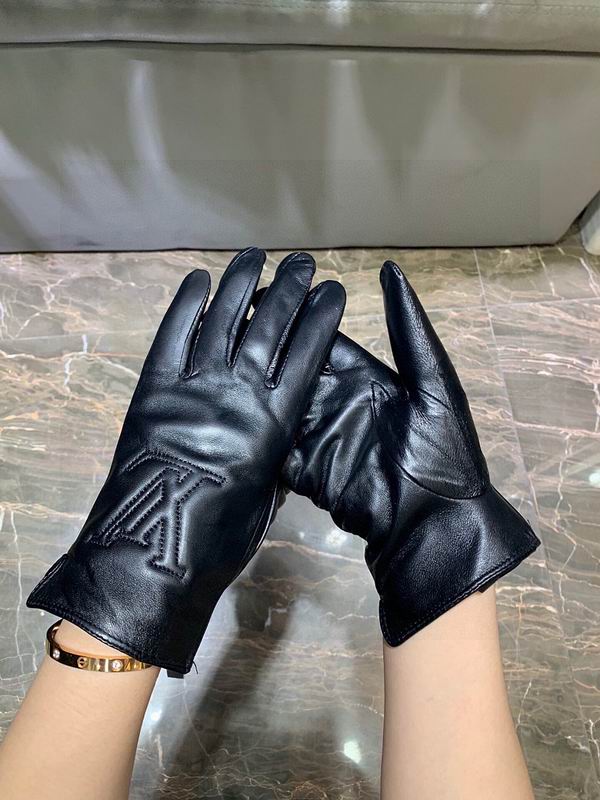 LV gloves hm38